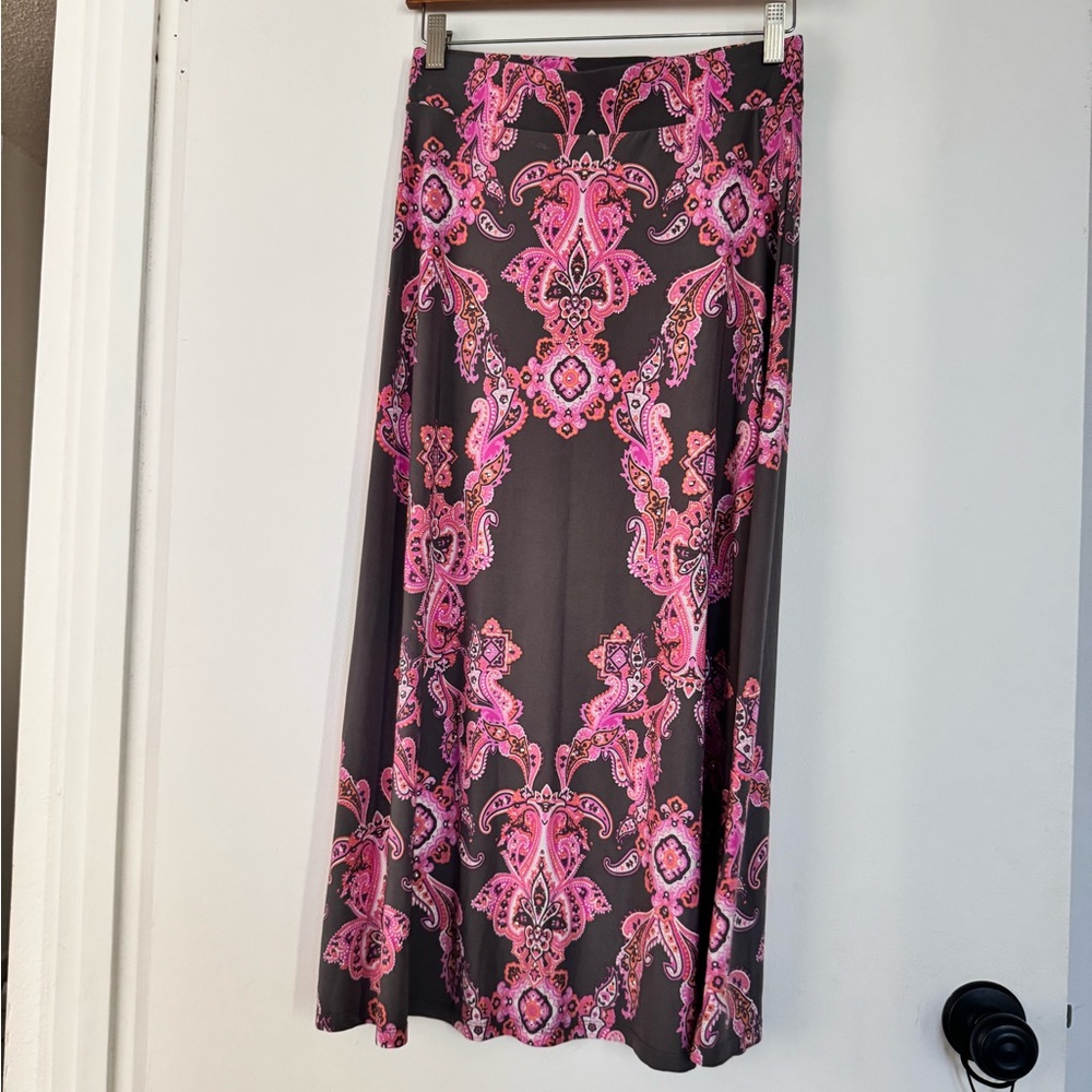 I.N.C international concepts,Elegant Pink and Gray Paisley midi skirt.